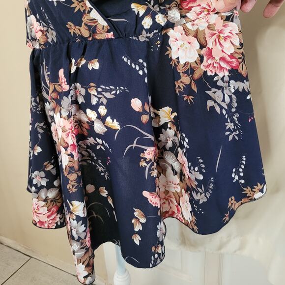 Women's 3XL Black Shirt with Floral Print - Excellent Condition - Picture 6 of 11